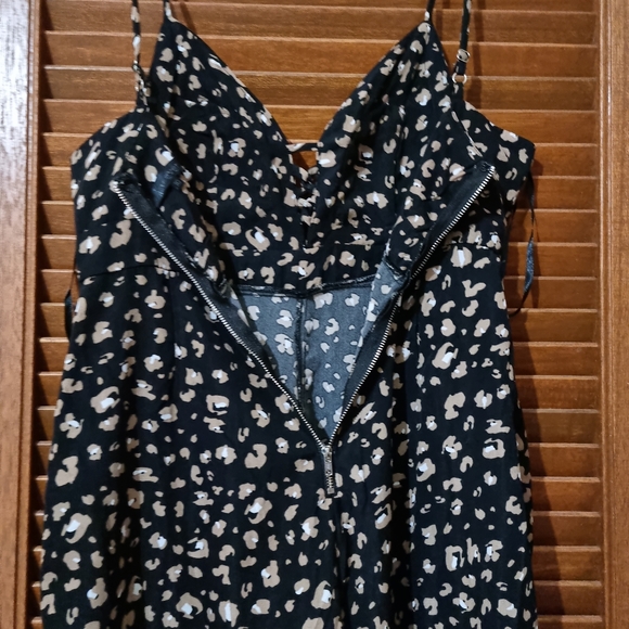 Jumpsuit - Picture 4 of 8